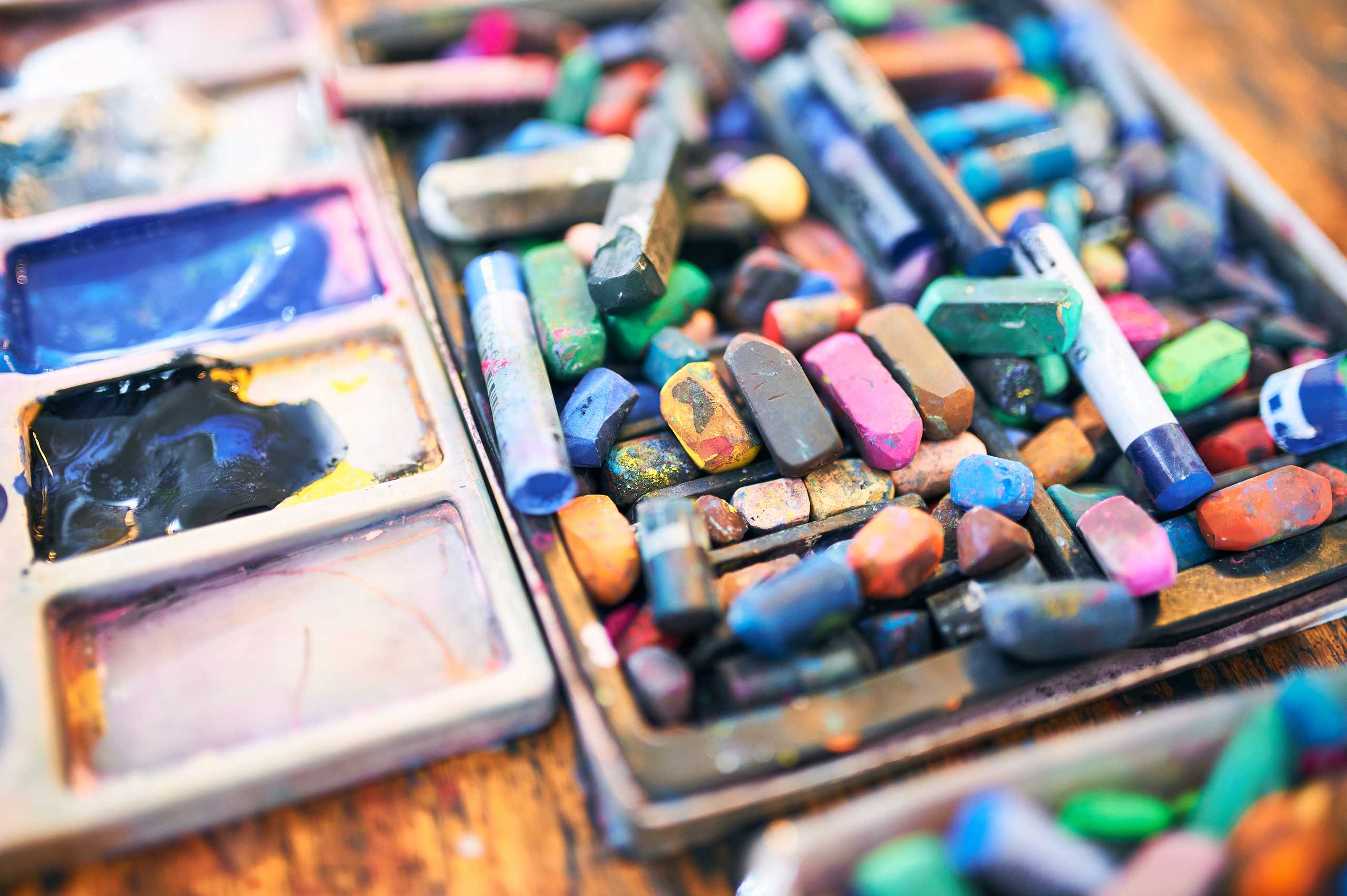 Creating Dynamic Compositions with Pastels
